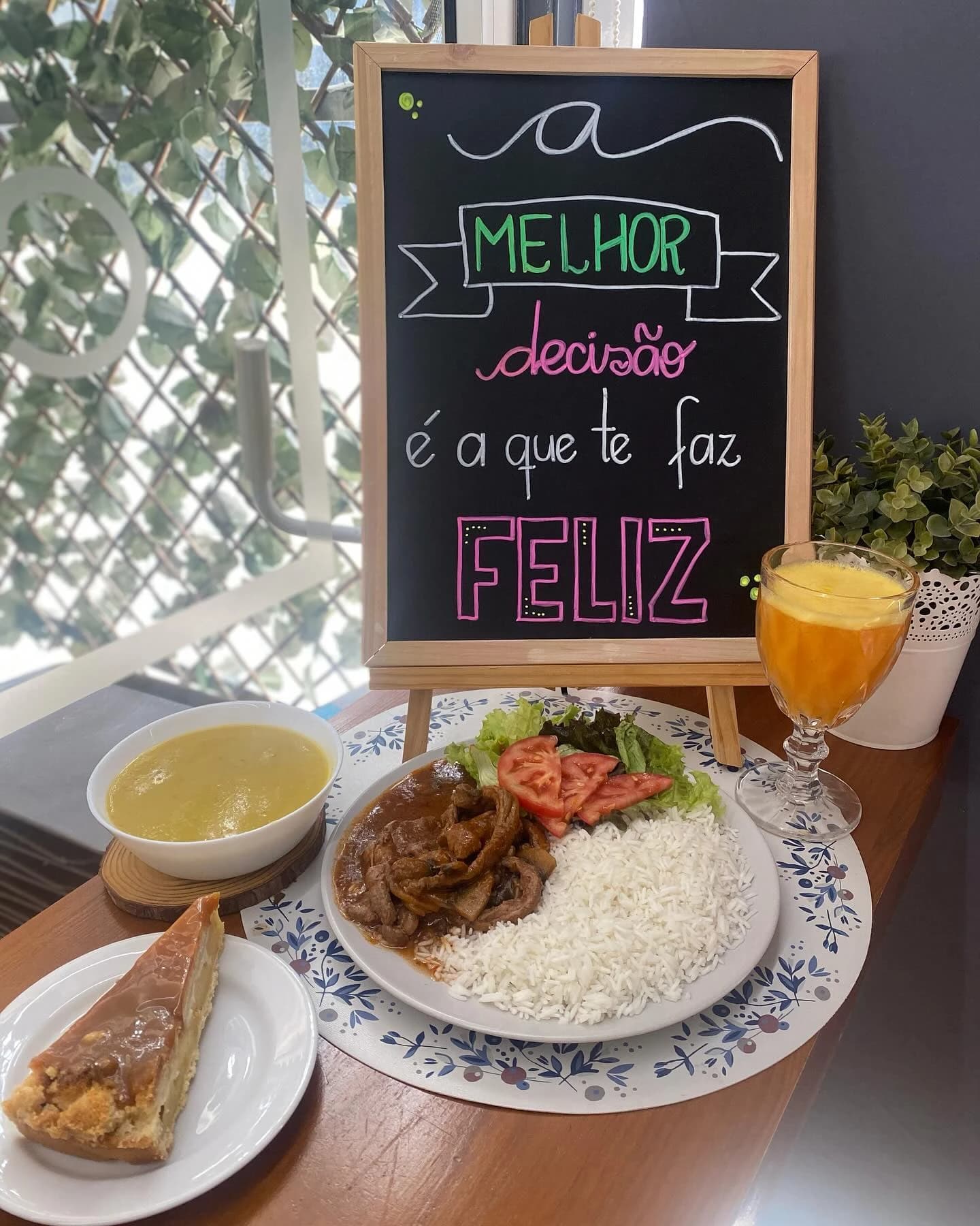 Menu almoço com torta